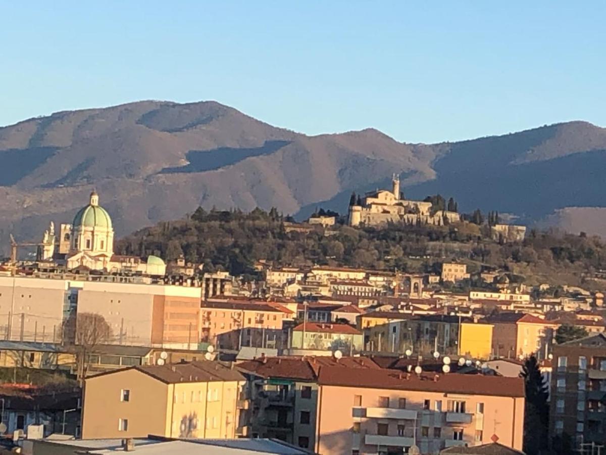 Attico Mansardato Affacciato Sul Cuore Di Brescia Extérieur photo
